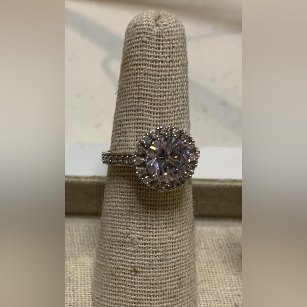 Gorgeous silver ring
